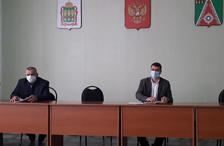 Глава администрации Камешкирского района Павел Мигин провел очередное заседание организационного комитета