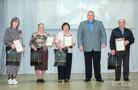 В Камешкирском доме культуры прошло торжественное мероприятие и концертная программа в честь Дня местного самоуправления