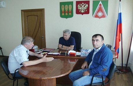 В ходе личного приема Глава администрации Камешкирского района Сергей Хазов встретился с учредителем ООО "Конрэкс"