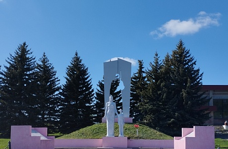 В Камешкирском районе организовано благоустройство памятников ко Дню Победы В Камешкирском районе организовано благоустройство памятников ко Дню Победы
