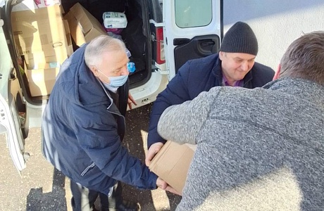 Сбор гуманитарной помощи для беженцев прибывших из Донбаса Сбор гуманитарной помощи для беженцев прибывших из Донбаса