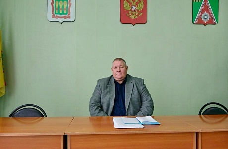 Глава Камешкирского района Дмитрий Мануковский провел оперативное совещание Глава Камешкирского района Дмитрий Мануковский провел оперативное совещание