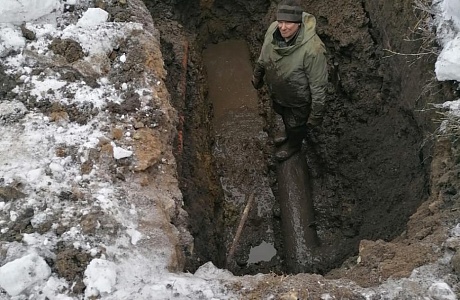 Устранение повреждения водопроводных сетей по улице Лермонтова в селе Русский Камешкир Устранение повреждения водопроводных сетей по улице Лермонтова в селе Русский Камешкир