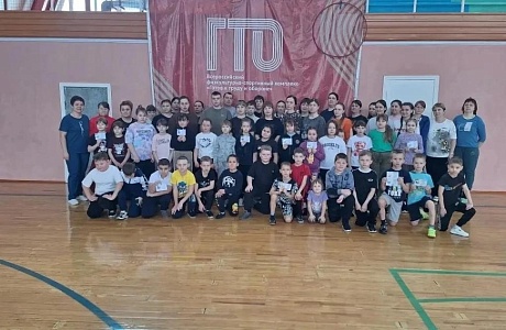 Всей семьей на ГТО: Зимний фестиваль завершился ярким спортивным праздником в Камешкире!