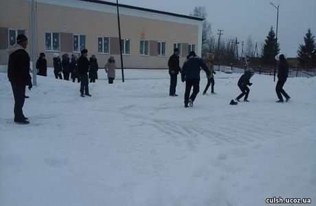 В селе Кулясово прошел товарищеский турнир по мини-футболу на снегу