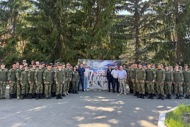 Десятиклассники стали участниками патриотических военно-спортивных сборов «Семь дней в армии» Десятиклассники стали участниками патриотических военно-спортивных сборов «Семь дней в армии»