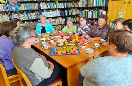 В Камешкирской центральной районной библиотеке прошёл праздник урожая «Бесценный дар природы»