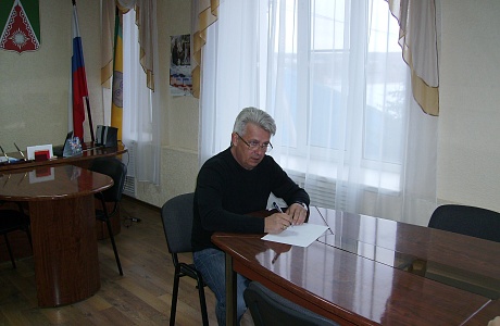 Глава администрации Камешкирского района Сергей Хазов провел совещание по обустройству кладбищ