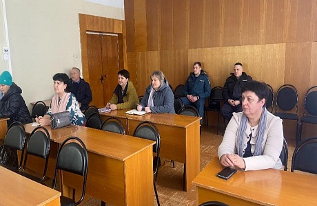 И.о заместителя главы администрации Камешкирского района провела совещание по организации выездов рабочих групп по семьям. И.о заместителя главы администрации Камешкирского района провела совещание по организации выездов рабочих групп по семьям.