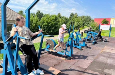 Игровая площадка оживает под звонкий смех ребят