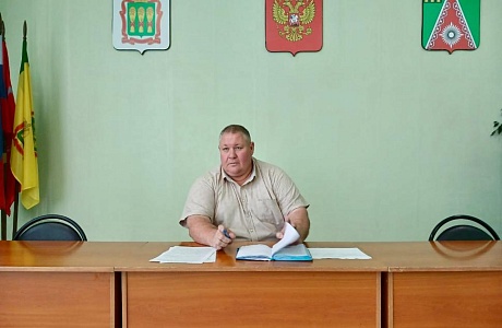  Глава Камешкирского района Дмитрий Мануковский провел оперативное совещание