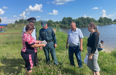 На территории Камешкирского района продолжает проводиться комплексная профилактическая работа по обеспечению безопасности на водных объектах
