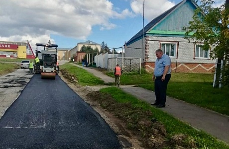 В селе Русский Камешкир приступили к ремонту дорожного полотна на улице Автодорожная