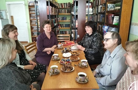 Тематический час «Все начинается с семьи…» Тематический час «Все начинается с семьи…»