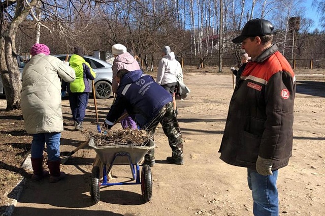 На территории Камешкирского района проводятся работы по благоустройству населенных пунктов На территории Камешкирского района проводятся работы по благоустройству населенных пунктов