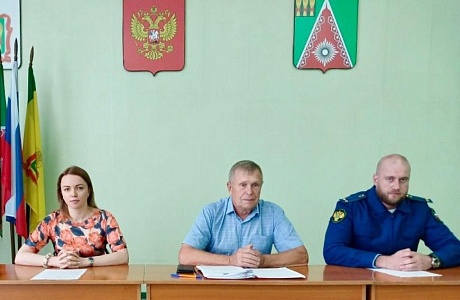 В администрации Камешкирского района прошла очередная 37 сессия Собрания представителей Камешкирского района