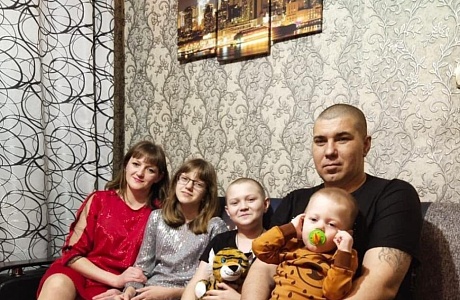 Семья — это объединение людей, которых связывают узы родства или брака