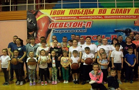 Районный фестиваль среди семей "Папа, мама, я - спортивная семья" Районный фестиваль среди семей "Папа, мама, я - спортивная семья"