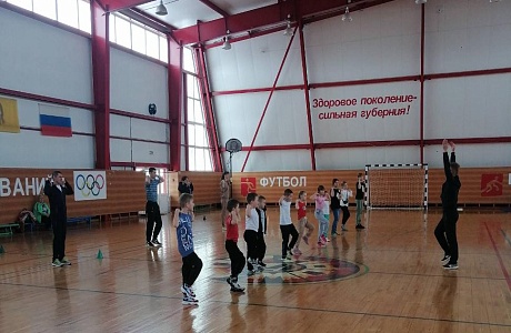Фестиваль ГТО среди первоклассников и их родителей. Фестиваль ГТО среди первоклассников и их родителей.