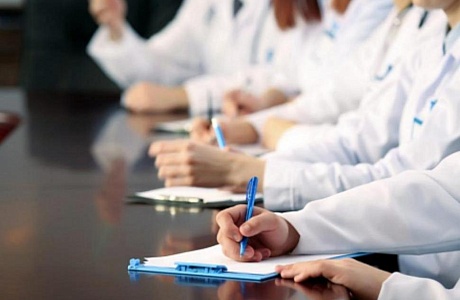 Обучение медицинских работников продолжается