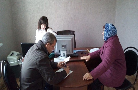 Специалист Многофункционального центра провела приём граждан в селе Пестровка