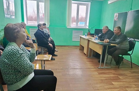 Глава Камешкирского района Дмитрий Мануковский встретился с жителями Лапшовского сельсовета
