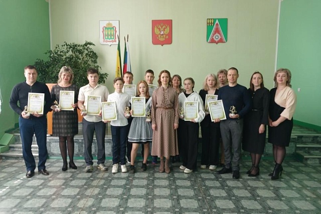 В большом зале администрации Камешкирского района состоялось награждение команды лыжников
