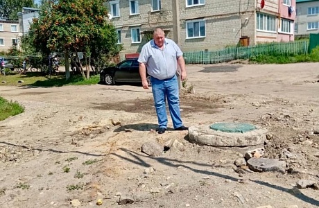  На улице Лермонтова в селе Русский Камешкир успешно завершили капитальный ремонт канализации