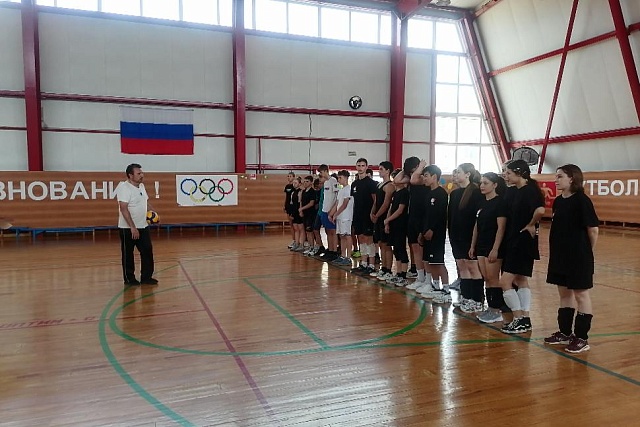 Турнир по волейболу среди юношей и девушек