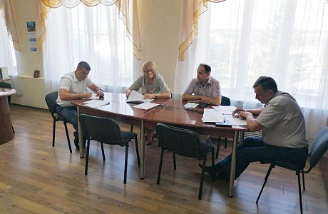Глава администрации Камешкирского района Павел Мигин провел рабочее совещание Глава администрации Камешкирского района Павел Мигин провел рабочее совещание