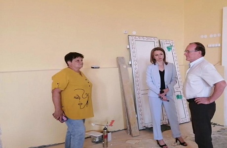Глава Камешкирского района Ольга Белянина проконтролировала ход проведения мероприятий по ремонту спортивного комплекса «Комсомолец» Глава Камешкирского района Ольга Белянина проконтролировала ход проведения мероприятий по ремонту спортивного комплекса «Комсомолец»