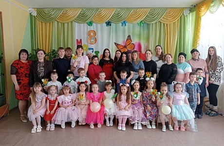 В детском саду №2 с. Русский Камешкир прошли утренники «Мамочке любимой»