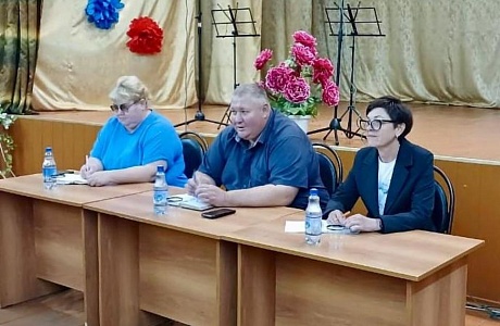 Глава Камешкирского района Дмитрий Мануковский провел встречу с населением Большеумысского сельсовета Глава Камешкирского района Дмитрий Мануковский провел встречу с населением Большеумысского сельсовета