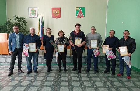  Глава Камешкирского района Ольга Белянина поздравила с Днем работника бытового обслуживания населения и жилищно-коммунального хозяйства