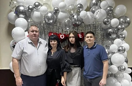 Глава Камешкирского района Дмитрий Мануковский поздравил с Днем семьи, любви и верности
