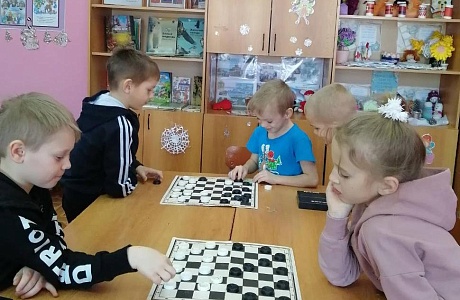 Соревнования по шашкам в с. Пёстровка в рамках Декады Спорта и Здоровья Соревнования по шашкам в с. Пёстровка в рамках Декады Спорта и Здоровья 