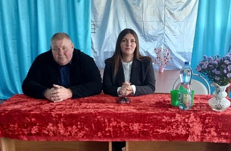 Глава Камешкирского района Дмитрий Мануковский встретился с жителями трёх сёл Глава Камешкирского района Дмитрий Мануковский встретился с жителями трёх сёл