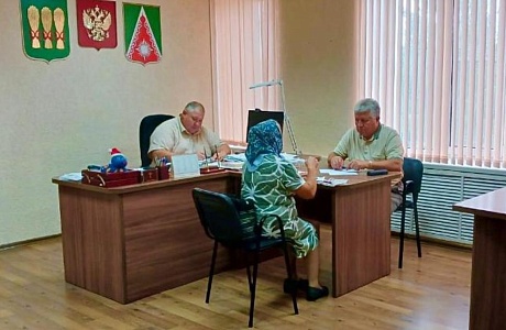  Глава Камешкирского района Дмитрий Мануковский принял участие в личном приёме граждан, который проводил Советник Губернатора Пензенской области Гудожников Николай Егорович