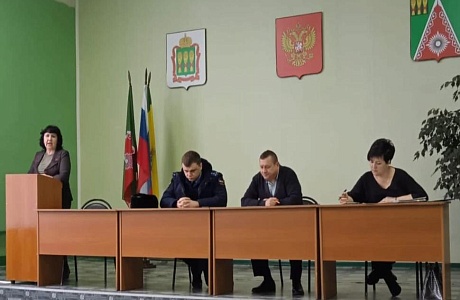 Заседание Комиссии по делам несовершеннолетних и защите их прав 