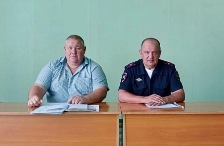 Глава Камешкирского района Дмитрий Мануковский провёл оперативное совещание с руководителями местных организаций