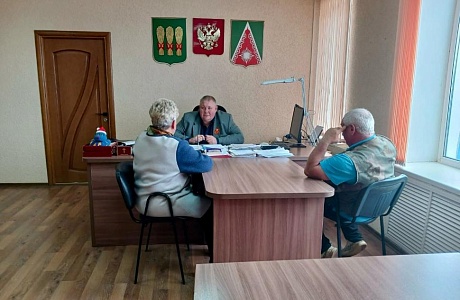 Глава Камешкирского района Дмитрий Мануковский провел личный прием граждан Глава Камешкирского района Дмитрий Мануковский провел личный прием граждан