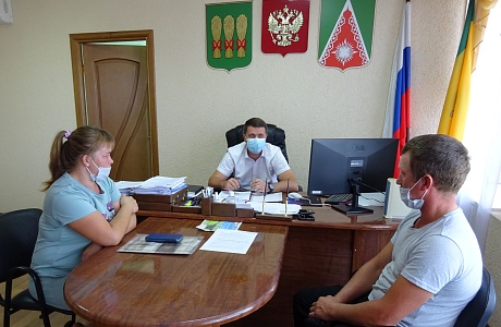 Глава администрации Камешкирского района Павел Мигин провел личный прием граждан