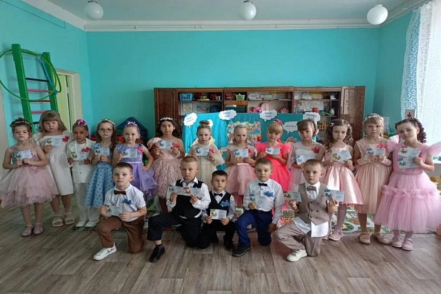 Награждение самых юных участников 