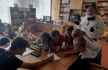 Час сказок «В русской избушке, на лесной опушке» Час сказок «В русской избушке, на лесной опушке»