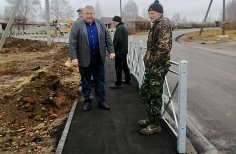 Глава Камешкирского района Дмитрий Мануковский провел проверку работ по монтажу светофора Глава Камешкирского района Дмитрий Мануковский провел проверку работ по монтажу светофора