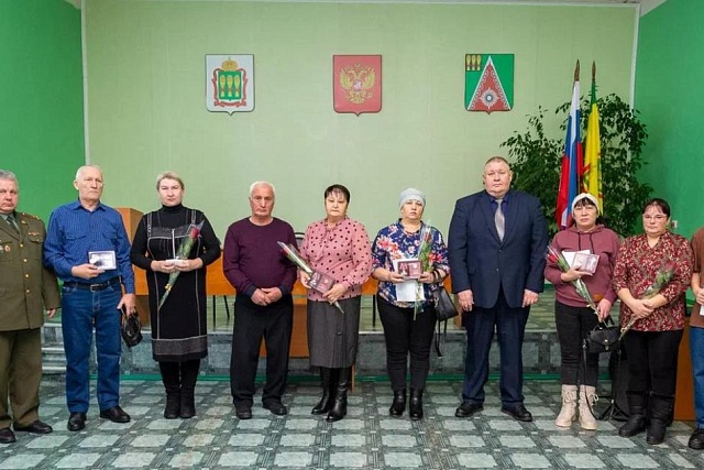В администрации Камешкирского района состоялась церемония передачи наград родственникам участников специальной военной операции