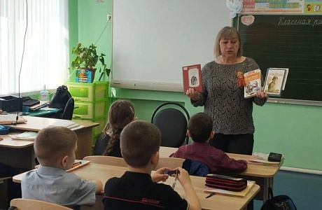 Комментированное чтение рассказа Владимира Железникова «Девушка в военном» Комментированное чтение рассказа Владимира Железникова «Девушка в военном»