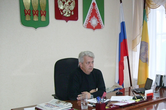 Глава администрации Камешкирского района Сергей Хазов провел рабочее совещание Глава администрации Камешкирского района Сергей Хазов провел рабочее совещание