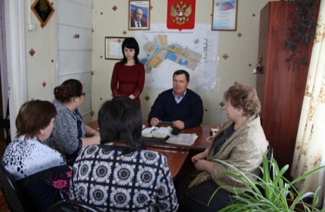 Встреча директора Многофункционального центра Камешкирского района Ирины Спиридоновой с жителями с. Лапшово