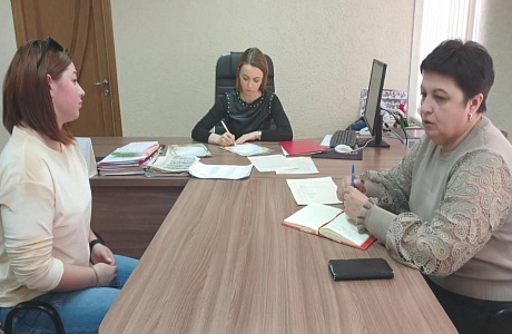 Глава Камешкирского района Ольга Белянина провела личный прием граждан Глава Камешкирского района Ольга Белянина провела личный прием граждан